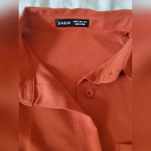 Flowy, collar button up - Picture 4 of 5